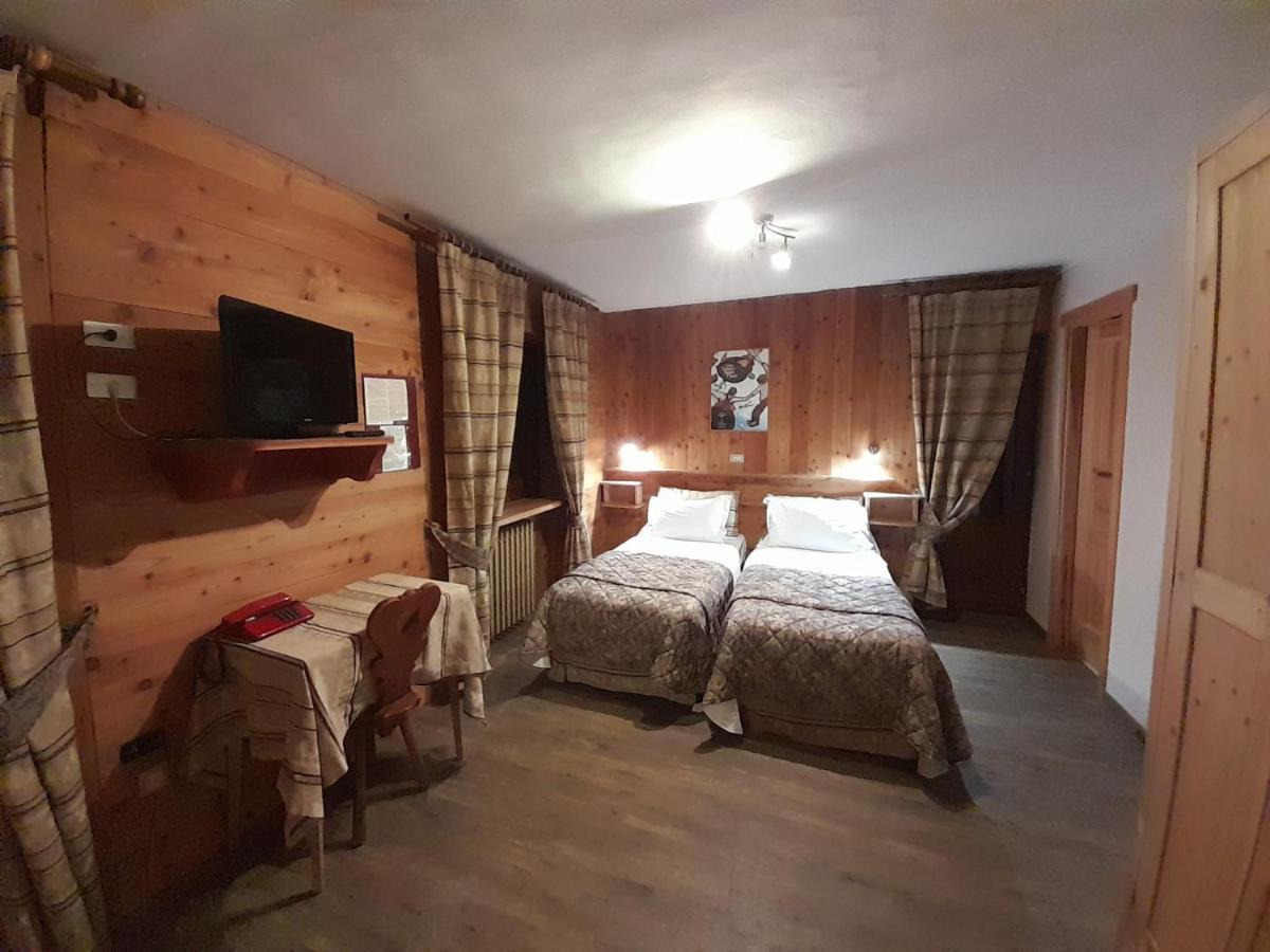 Hotel Astoria Courmayeur Exterior photo