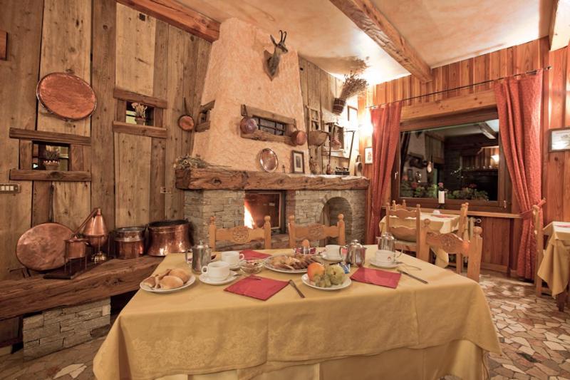 Hotel Astoria Courmayeur Exterior photo